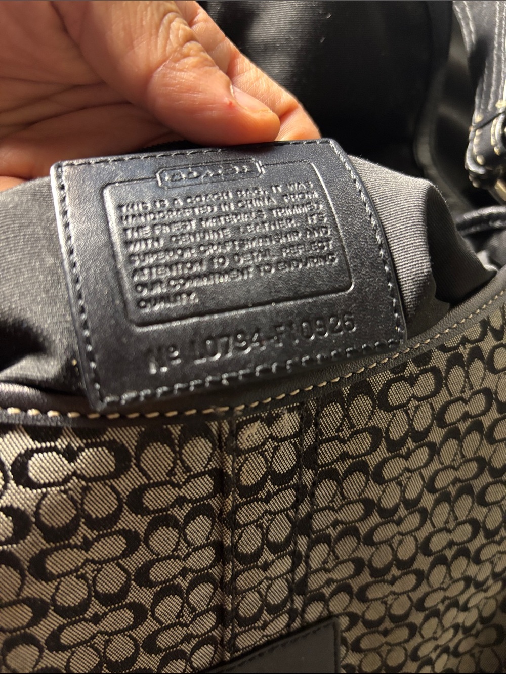 Stains Coach Soho signature monogram jacquard shoulder bag with leather trim - Picture 3 of 11